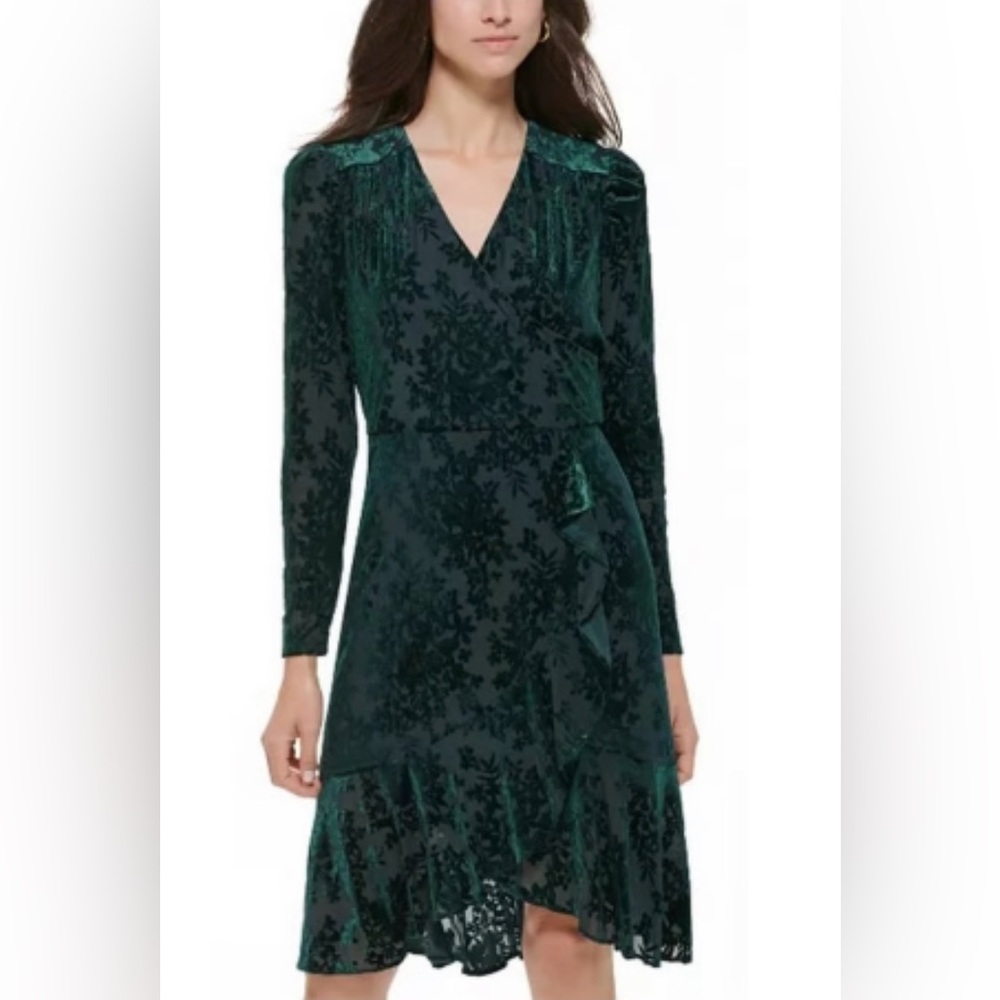 NWT Tommy Hilfiger Elegant Green Velvet Dress size 12.